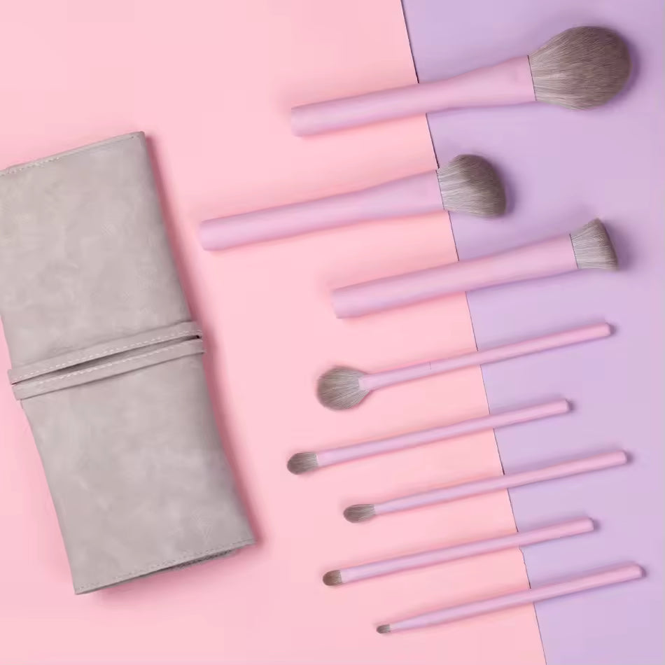 Wholesale 8pcs Professional Makeup Brush Set | Wood Handle | Little Cotton